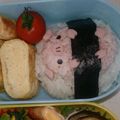 はるかな母さん's cooksnap of when they made こぶたちゃん巻おにぎり＊キャラ弁.