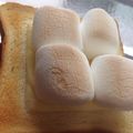 とろけい's cooksnap of when they made マシュマロチーズのとろ〜りトースト.