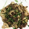 はるジロー's cooksnap of when they made 牛肉とれんこんと豆苗の炒め物.