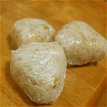 Arisu0925☆'s cooksnap of when they made 簡単 おいしい おかかおにぎり.