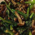 じんこ。's cooksnap of when they made 《簡単♪小鉢》春菊の梅なめたけ和え.