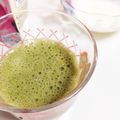 それいゆ★'s cooksnap of when they made 春菊りんごキウイ グリーンスムージー.