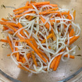 ママメイン！時々子供's cooksnap of when they made レンジで簡単♡もやしと人参のナムル.