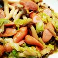 まりっぺ8's cooksnap of when they made キャベツとしめじとソーセージのオイマヨ♪.
