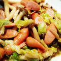 まりっぺ8's cooksnap of when they made キャベツとしめじとソーセージのオイマヨ♪.