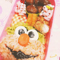 Mocomammy's cooksnap of when they made 簡単キャラ弁☆エルモ編.