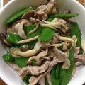 ぎょうざうり's cooksnap of when they made 豚肉としめじで★ガーリックバター醤油炒め.