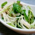 yukitarooo's cooksnap of when they made 新玉ねぎ・鶏肉・みつばの和え物.