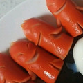reyko's cooksnap of when they made 簡単 キャラ弁 おかず ソーセー人①.