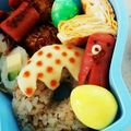 ちー太郎mama's cooksnap of when they made ドーナツおにぎり☆キャラ弁・遠足.