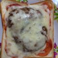 clover0921's cooksnap of when they made 眠ってた挽肉でチーズバーガートースト☆.