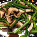 ★ぁねえ★'s cooksnap of when they made にんにくの芽ときのこの炒めもの.