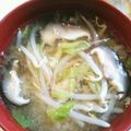 ringoochan's cooksnap of when they made もやしとネギで簡単満腹お味噌汁＊.