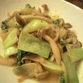 青空の月さま's cooksnap of when they made ◎青梗菜としめじのピリ辛ニンマヨ炒め.
