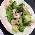 ぷぅしゅけ's cooksnap of when they made ☆簡単♪えびとブロッコリーのバジル炒め☆.