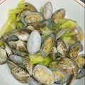 まっきー717's cooksnap of when they made 【簡単】あさりとキャベツのレンジ酒蒸し.