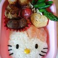 ケロ３５'s cooksnap of when they made キャラ弁❤キティちゃんおにぎり❤.
