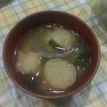 ラリー＆サラ's cooksnap of when they made 新玉葱とお麩と若布の味噌汁.