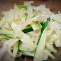 クックPM5RG5☆'s cooksnap of when they made 新玉ねぎときゅうりとしらすのサラダ.