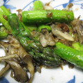 下町食い倒れオヤジ's cooksnap of when they made アスパラとエリンギのおかか炒め.