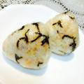 ▲▼ｍｉｋｉ's cooksnap of when they made 鮭フレークと塩昆布の簡単おにぎり♪.
