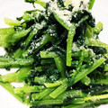 Pugまこちゃん's cooksnap of when they made まるでほうれん草？大根の葉のバター炒め♡.