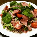 莉彩パパ's cooksnap of when they made ルッコラとパストラミビーフのサラダそば.