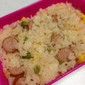 。＊ひな＊。's cooksnap of when they made 炊飯器で簡単♪ソーセージピラフ.
