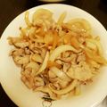 Ｑたろたろ's cooksnap of when they made 超簡単！豚バラと玉ねぎのあっさり炒め.