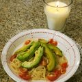 るるおか's cooksnap of when they made アボカドと梅の冷製パスタ.