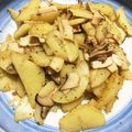 yukky32☆'s cooksnap of when they made 簡単おつまみ！アンチョビポテト♥.