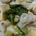 あでキッチン's cooksnap of when they made 簡単♡豚肉と油揚げとチンゲン菜炒め煮.