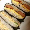 明日も晴れ's cooksnap of when they made スクランブルエッグとハムのおにぎらず.