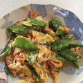 it2nowornever's cooksnap of when they made さやえんどうとしらすのかにたま炒め。.