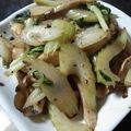 りぃかめ's cooksnap of when they made セロリとエリンギの鶏ガラ炒め.