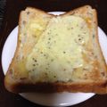 sanmanme's cooksnap of when they made とろ〜りチーズトースト.