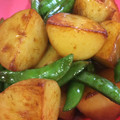 ちーまんま's cooksnap of when they made 新じゃがとスナックエンドウの甘辛炒め.