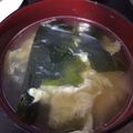 ぴっぴ2's cooksnap of when they made ダシダで☆わかめとじスープ.
