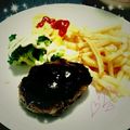 カズっくま's cooksnap of when they made ファミレスに圧勝☆簡単チーズハンバーグ.