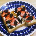 YUZVIO's cooksnap of when they made 反則？苺とオレオヨーグルトのトースト.