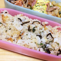 レオン犬's cooksnap of when they made ちくわと塩昆布の混ぜ混ぜご飯☆.