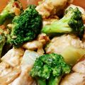 chisatos5's cooksnap of when they made 鶏肉とブロッコリーのピーナッツソース炒め.