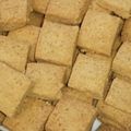 ふじぴぃちゃん's cooksnap of when they made 簡単きな粉スクエアクッキー♪.