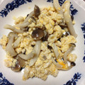 コルガン's cooksnap of when they made 鶏挽肉としめじの卵とじ.