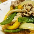 ｍｉ＊０４'s cooksnap of when they made パプリカと豚こまのオイスター炒め♡.