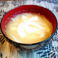 maytan555's cooksnap of when they made 新タマネギと薄揚げのお味噌汁.