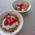 チョコチョコかえる's cooksnap of when they made グラノーラ☆苺蜂蜜ヨーグルト.