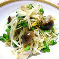 ことっちゃん's cooksnap of when they made 簡単♪もやしとかいわれ大根の和え物.