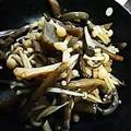 ユーロン's cooksnap of when they made ぜんまいとこんにゃくの炒め煮.
