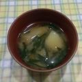 ラリー＆サラ's cooksnap of when they made 絶品✿新じゃがとニラのお味噌汁.